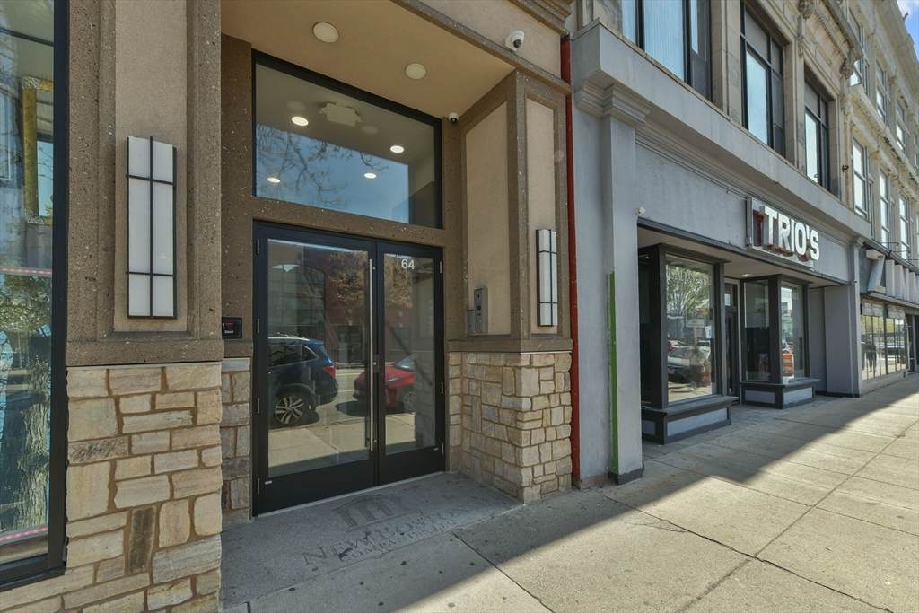 64 Market St - Photo 1