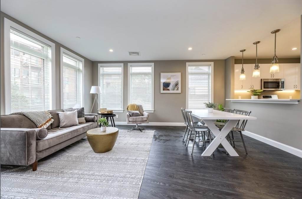 4945 Washington - Photo 1