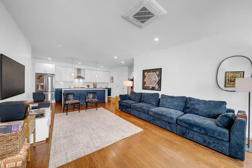 133 Boardman St - Photo 1