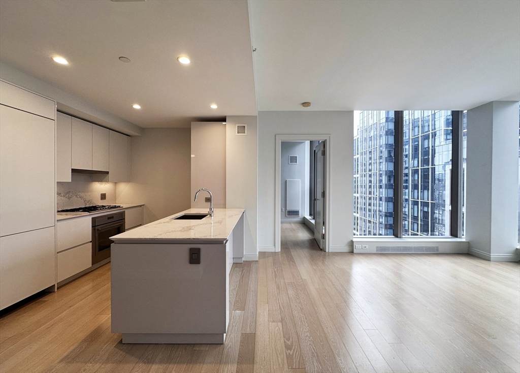 135 Seaport Boulevard - Photo 1