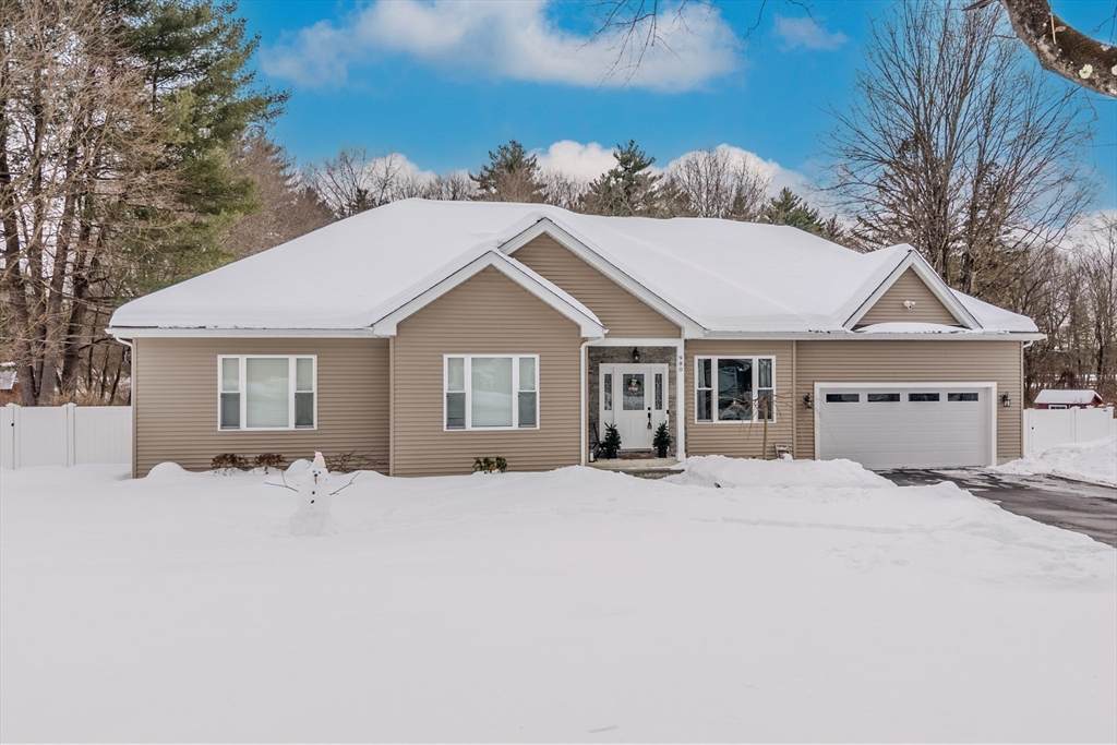 980 Center Street - Photo 1