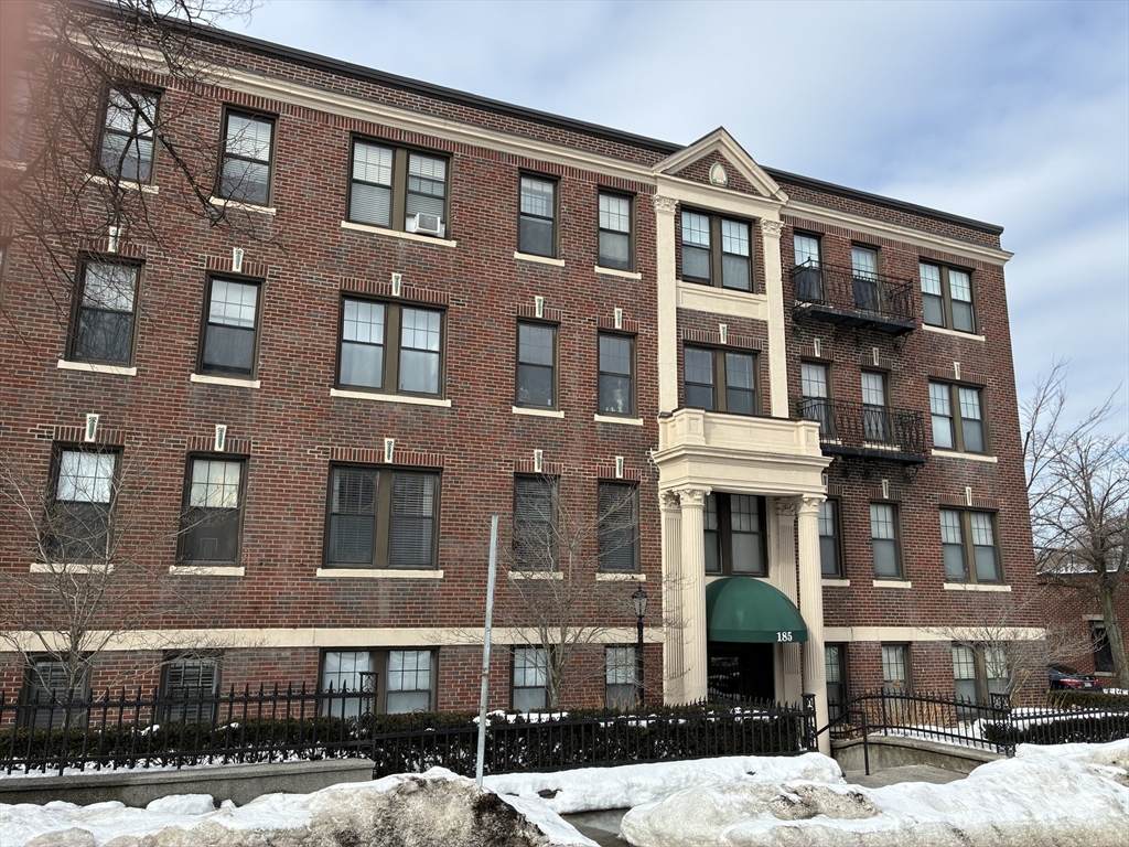 185 Chestnut Hill Ave - Photo 1