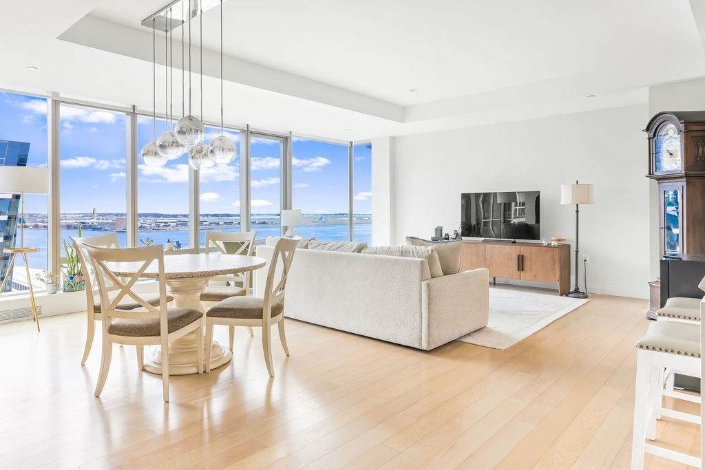 135 Seaport Blvd - Photo 1