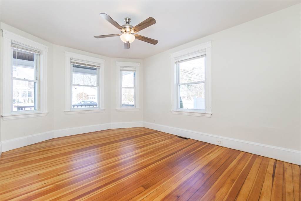 359 Concord St - Photo 1