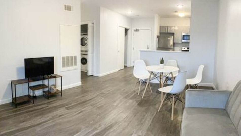 1505 Commonwealth Ave - Photo 1