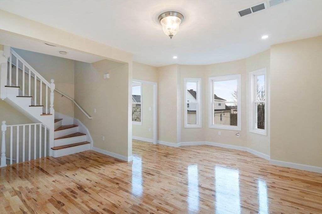 34 Hooper - Photo 1