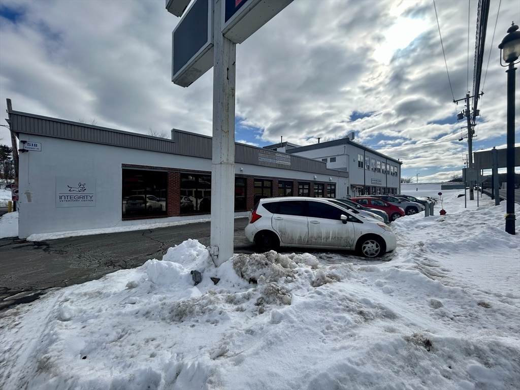 518 Pleasant St - Photo 1