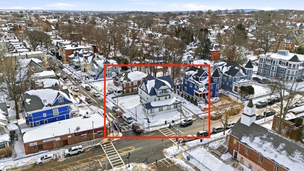 162 Humboldt Ave - Photo 1