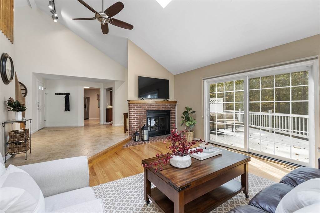 18B Pilgrim Dr - Photo 1