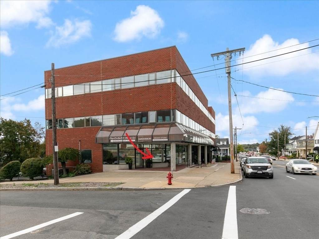 https://bt-photos.global.ssl.fastly.net/mlspin/orig_boomver_1_73478533_2.jpg