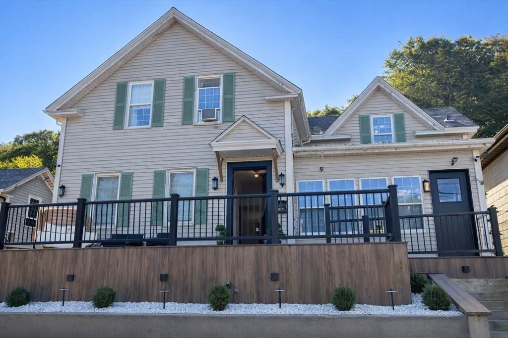 109 Oak St - Photo 1