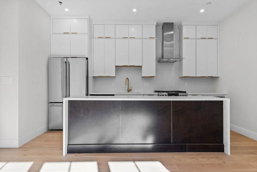 747 Cambridge St - Photo 1