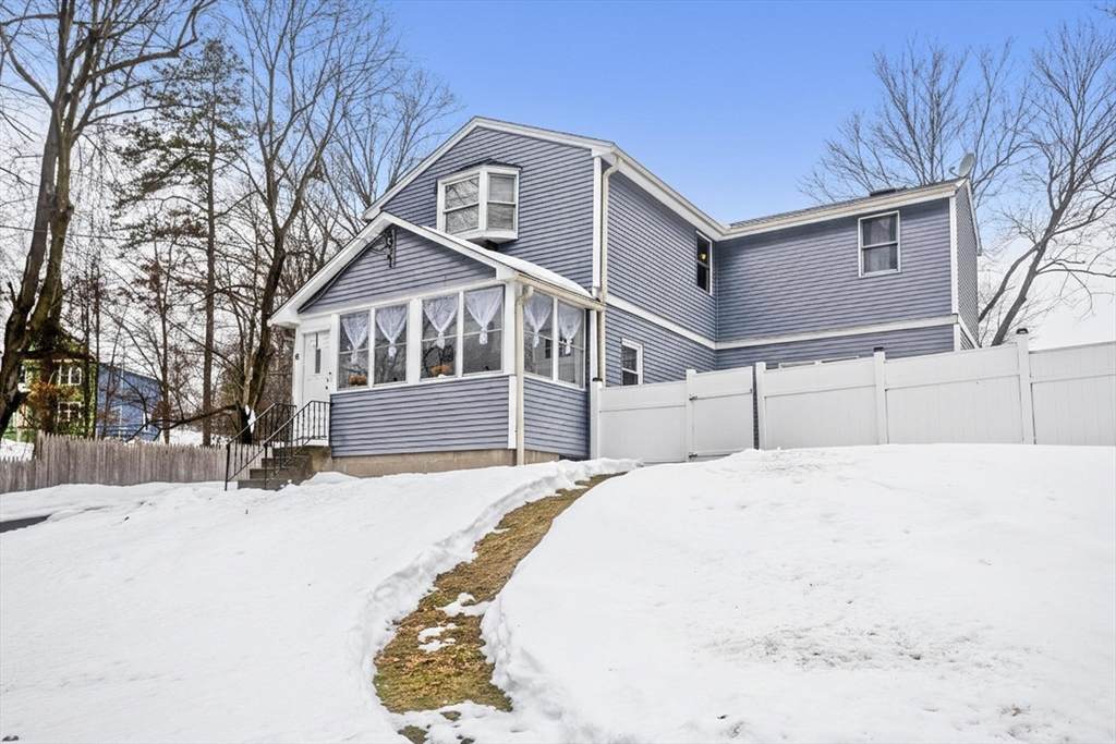 8 Putnam St - Photo 1