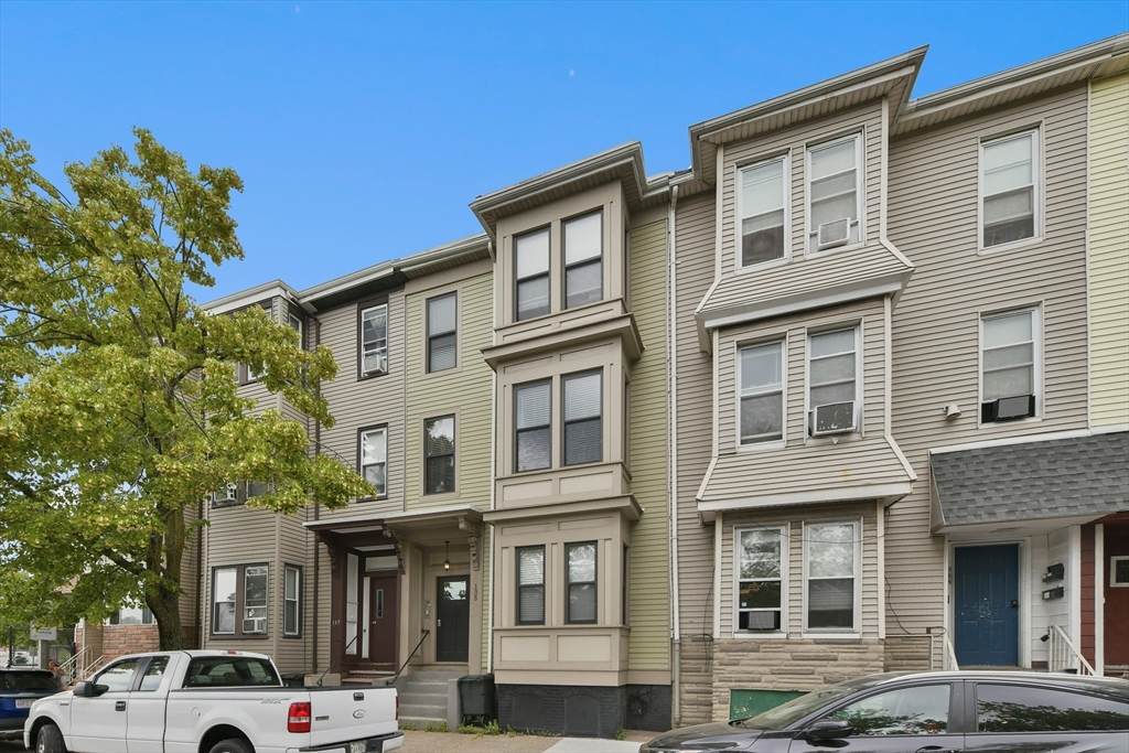 135 Havre Street - Photo 1