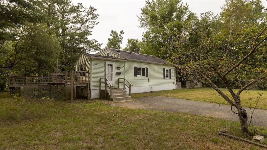 101 Pine Grove Ave - Photo 1