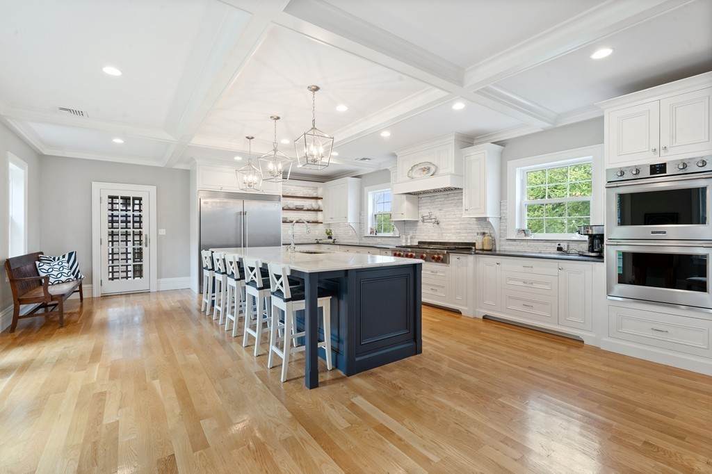 205 Sohier St - Photo 1