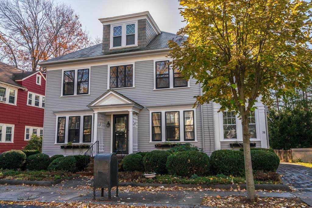 36-38 Moraine St - Photo 1