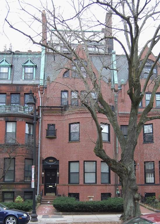 463 Beacon - Photo 1