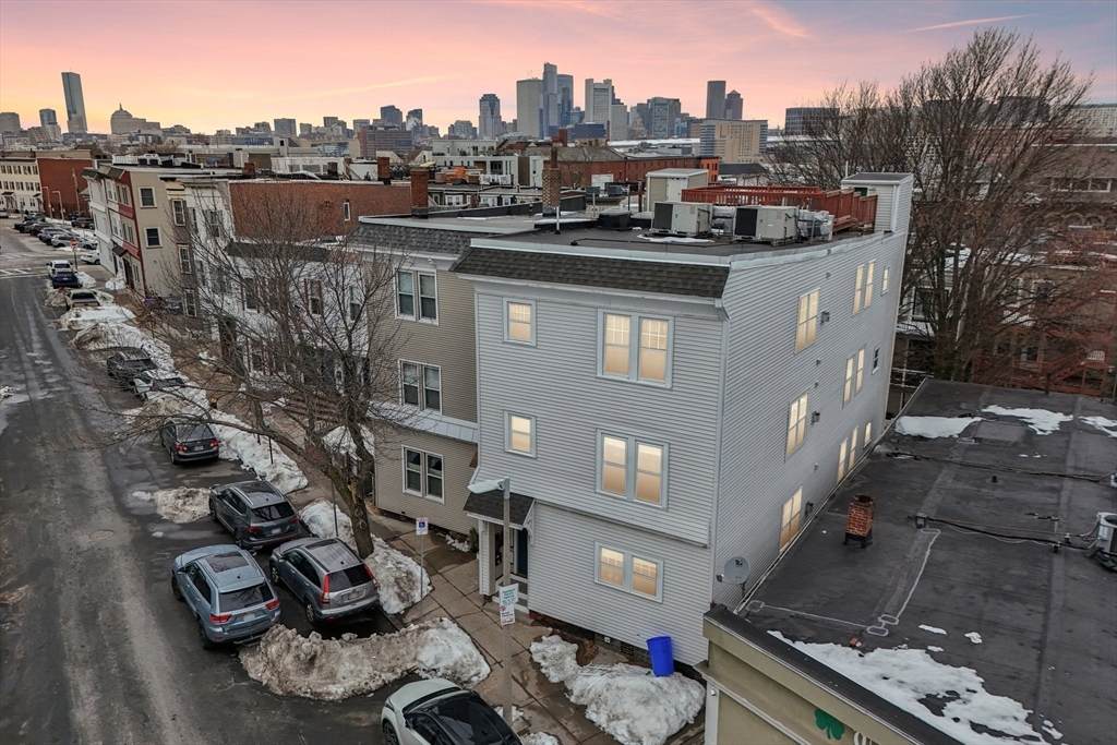 108 Emerson St - Photo 1