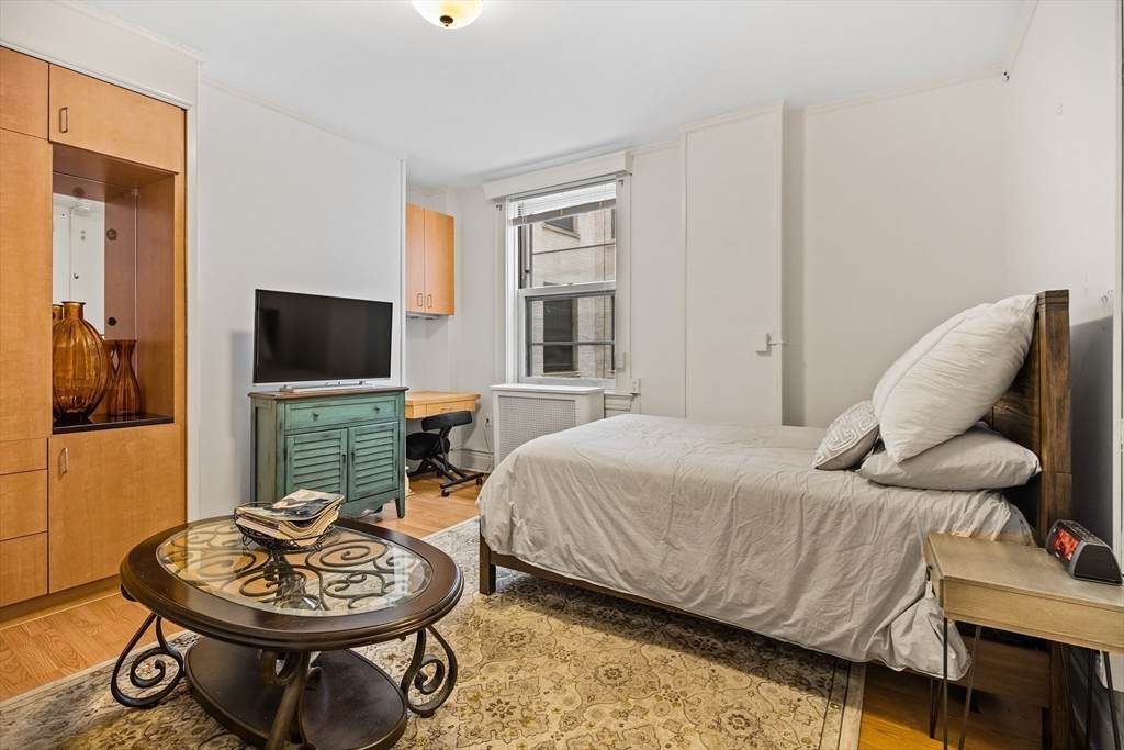 21 Beacon St - Photo 1