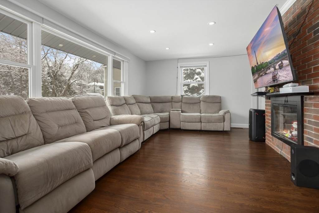 51 Spring St - Photo 1