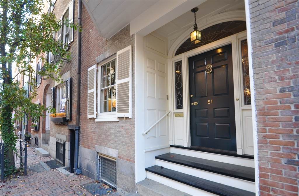 51 Pinckney St - Photo 1