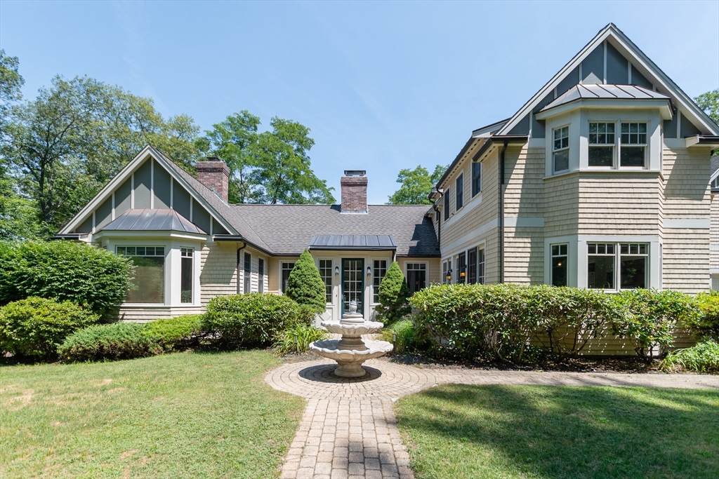 130 Summer St - Photo 1