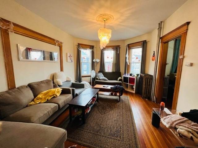 107 Calumet St - Photo 1