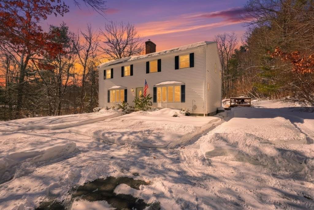 429 Moore St - Photo 1