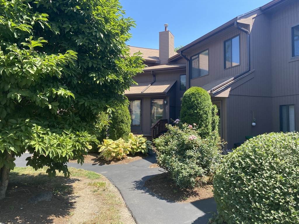 215 Trailside Way - Photo 1