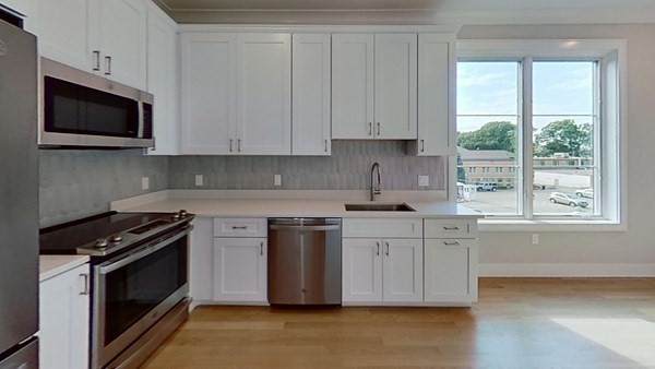 104-106 Warren St. - Photo 1