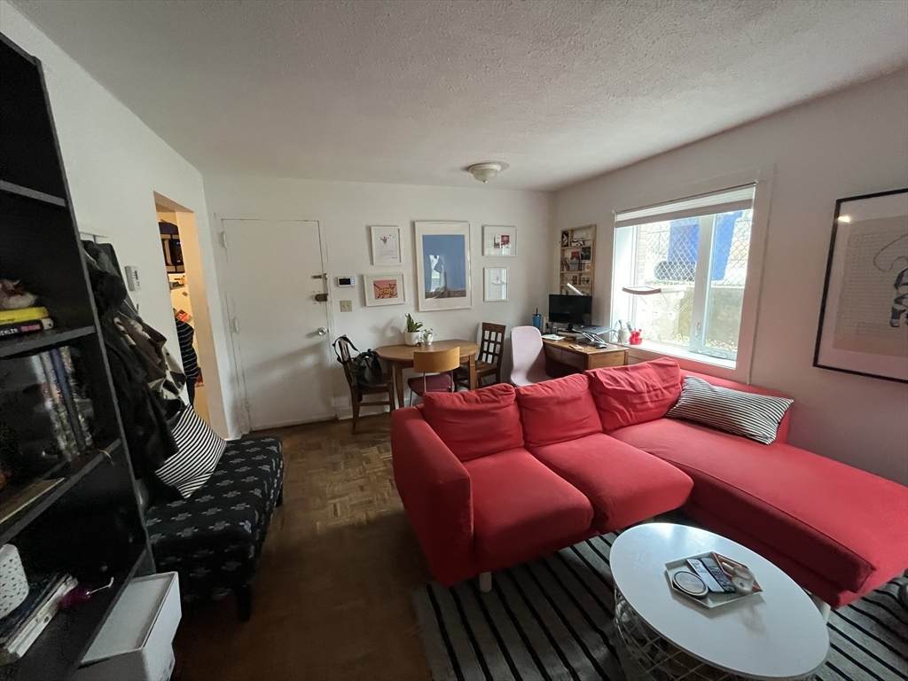 524 Putnam Ave - Photo 1