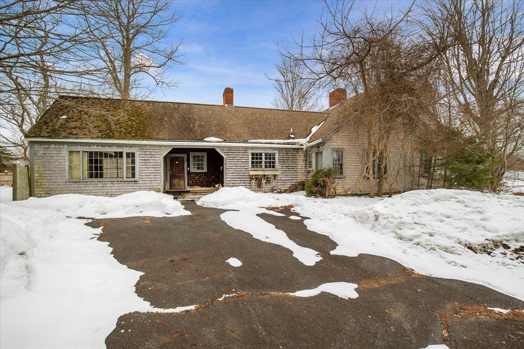 2 Country Club Dr - Photo 1