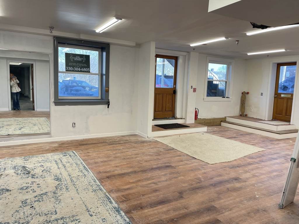 19-23B Court Street - Photo 1