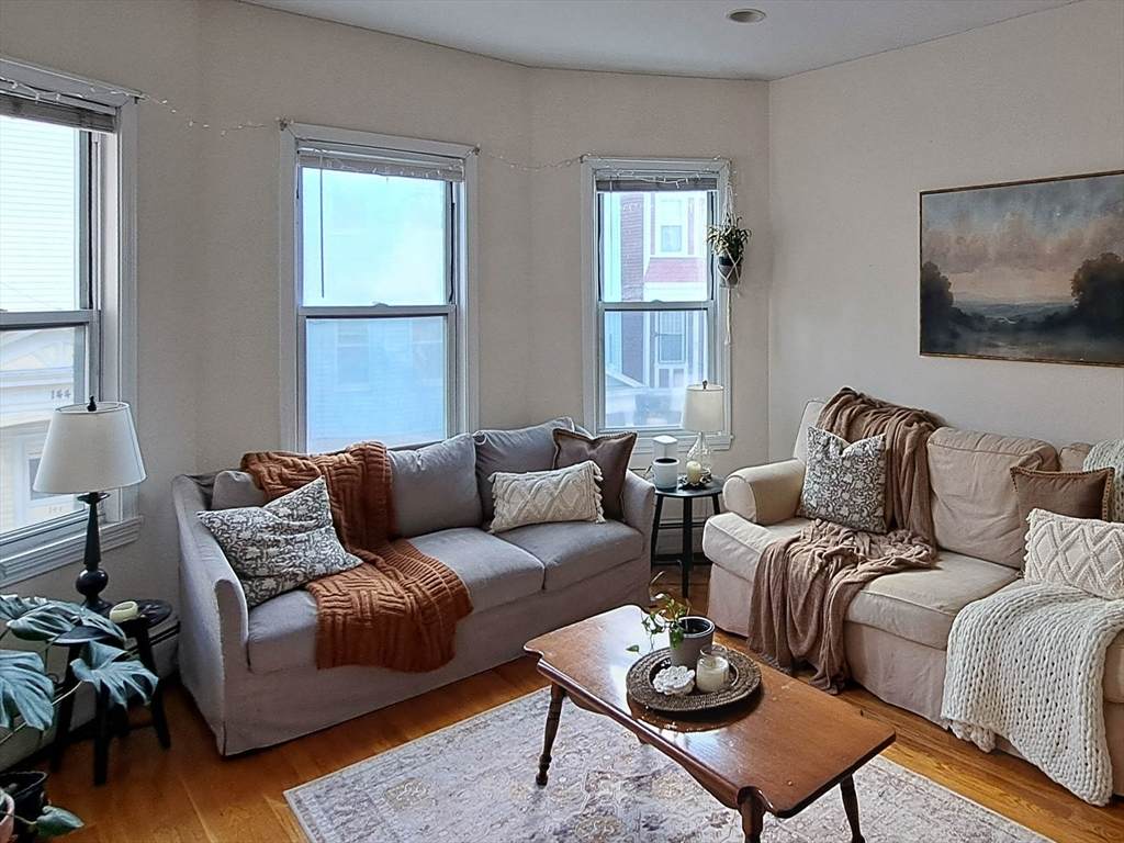 143 Hillside St - Photo 1