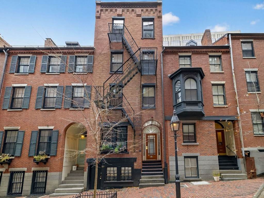 52 Temple Street - Photo 1