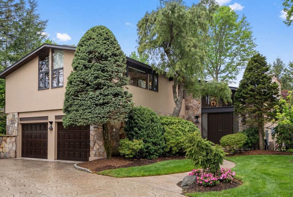 133 Oak Hill St - Photo 1