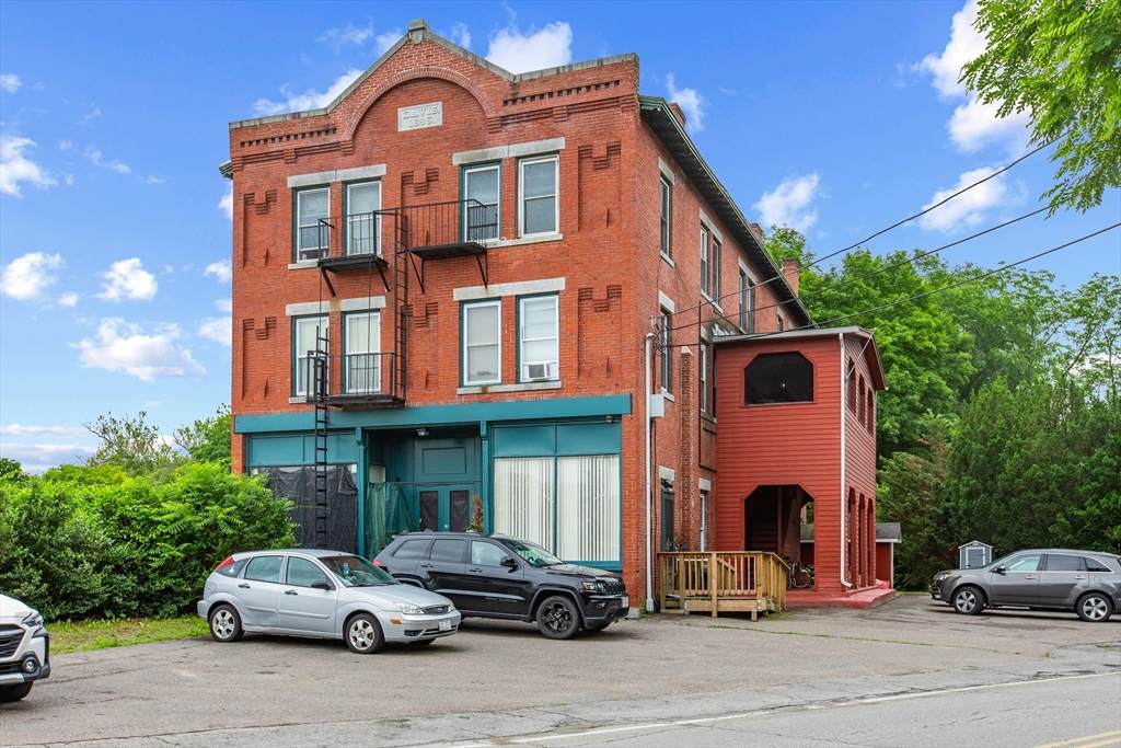 4 Davis St - Photo 1