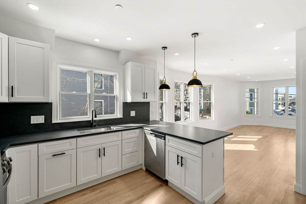 53 Dustin Street - Photo 1