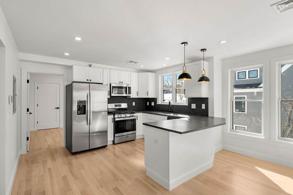 55 Dustin Street - Photo 1