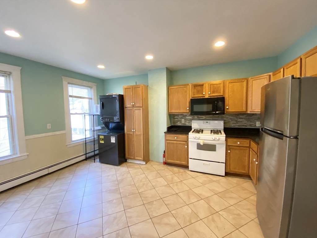 1562 Tremont St - Photo 1