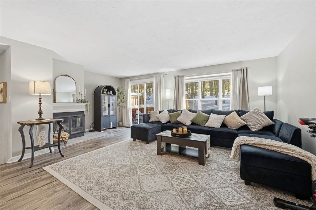 19 Thayer Pond Dr - Photo 1