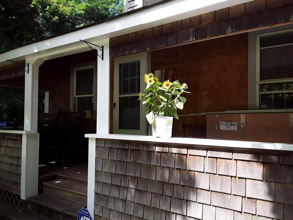 1359 Old Pleasant St - Photo 1