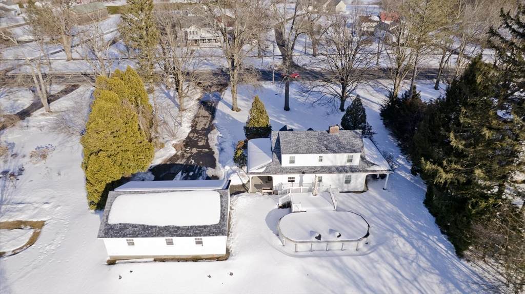 133 Middle St - Photo 1