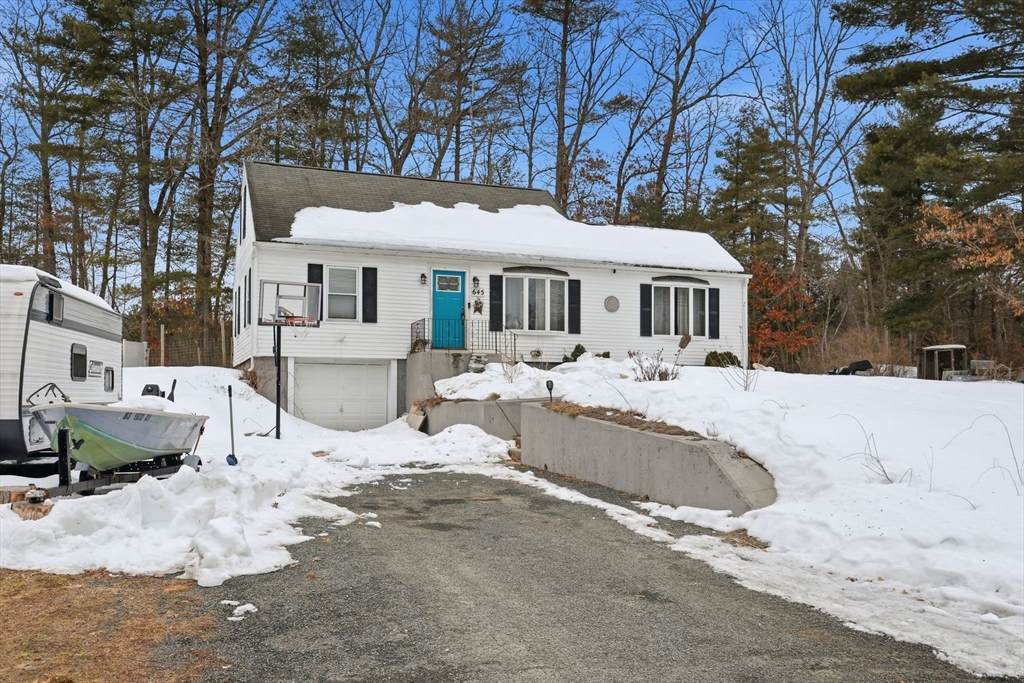 645 Alden St - Photo 1