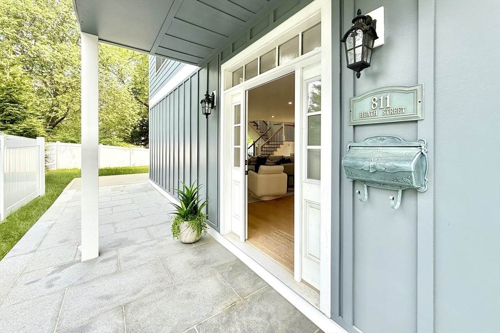 811 Heath Street - Photo 1