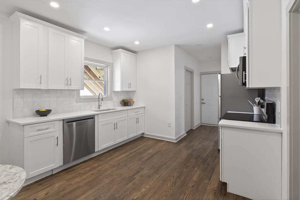 79 Fox St - Photo 1