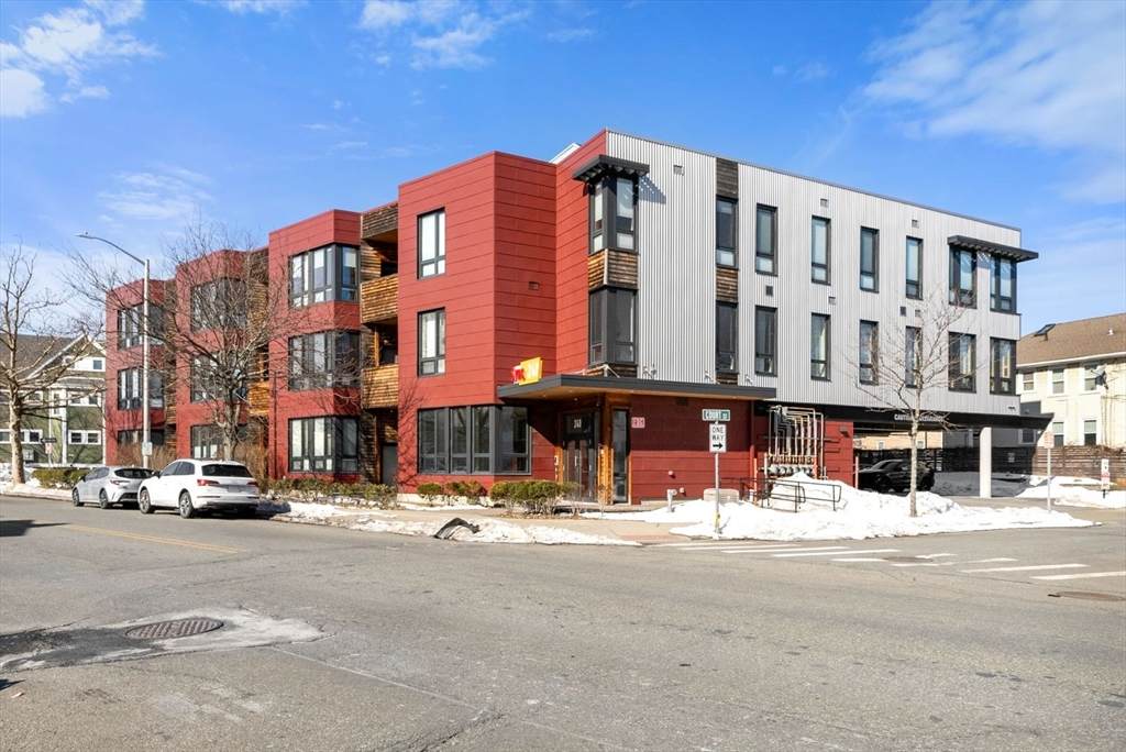 240 Salem St - Photo 1