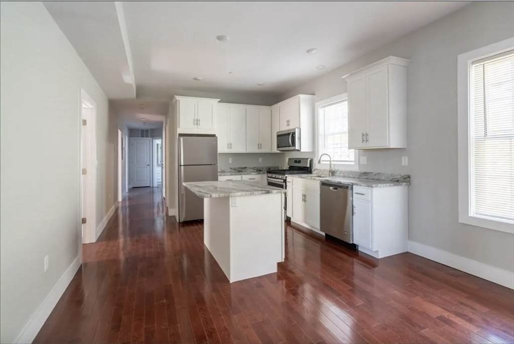 33 Covington - Photo 1