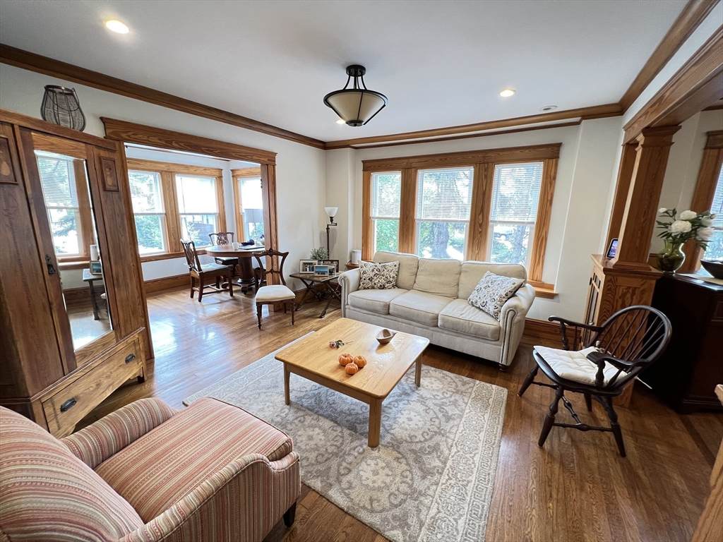 16 Trowbridge St - Photo 1